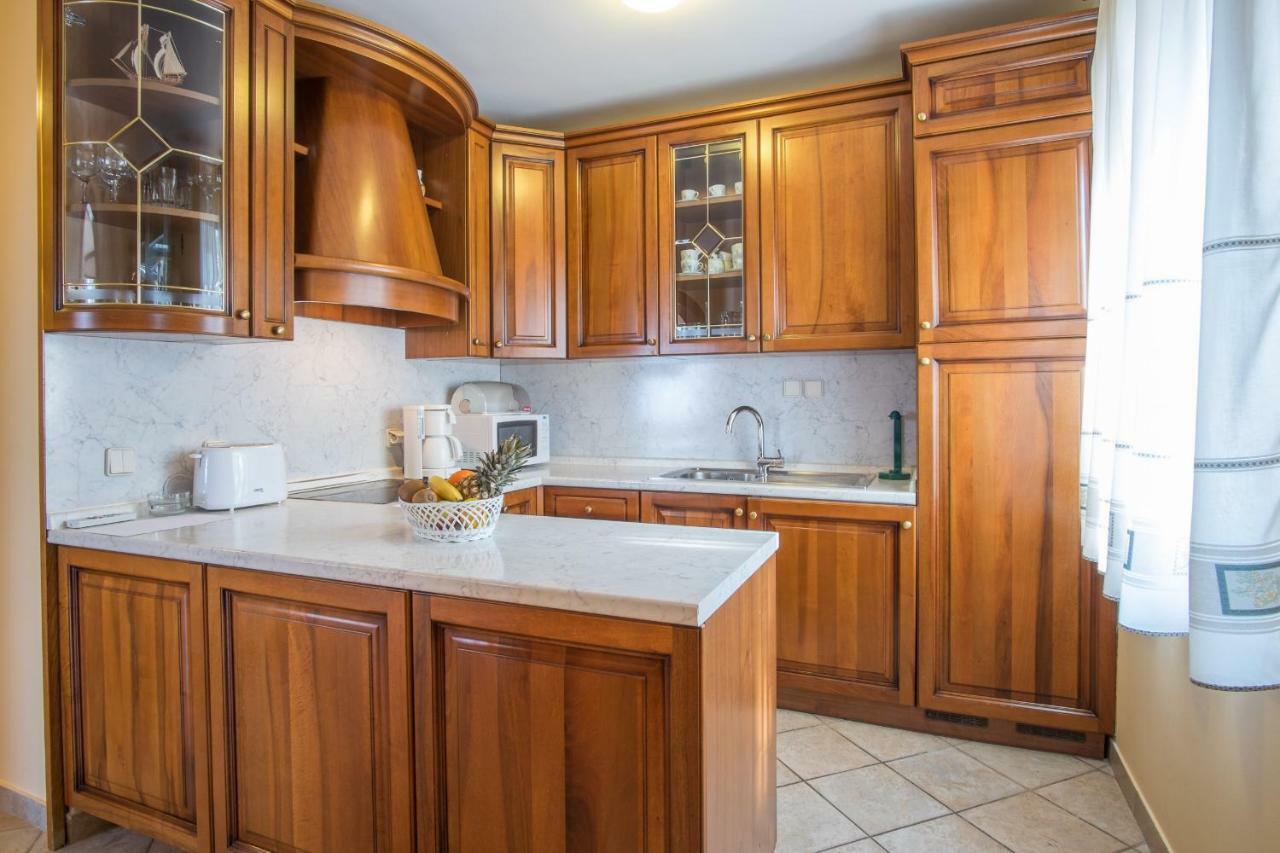 Apartman Cubranic Apartment Vrbnik Bagian luar foto
