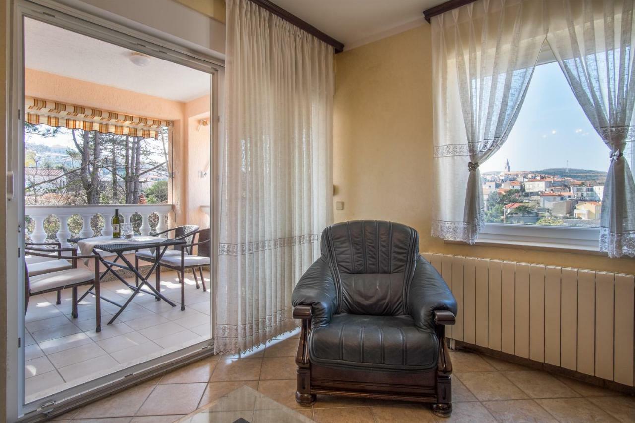 Apartman Cubranic Apartment Vrbnik Bagian luar foto